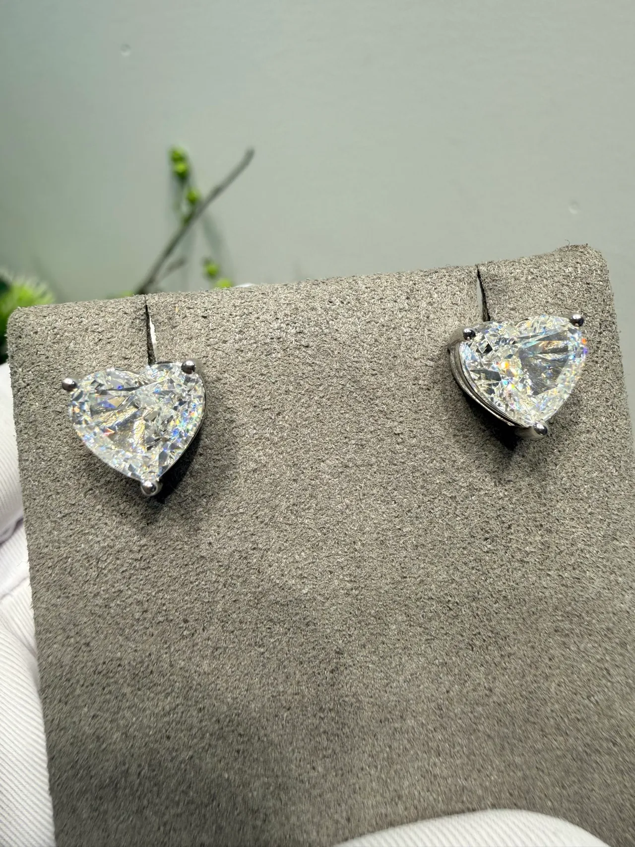 Heart-Shaped Faceted Pink Crystal Stud Earrings 8