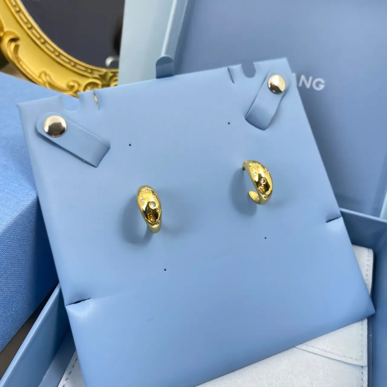 HEFANG Gold-Tone Star Motif Crystal Earrings 4