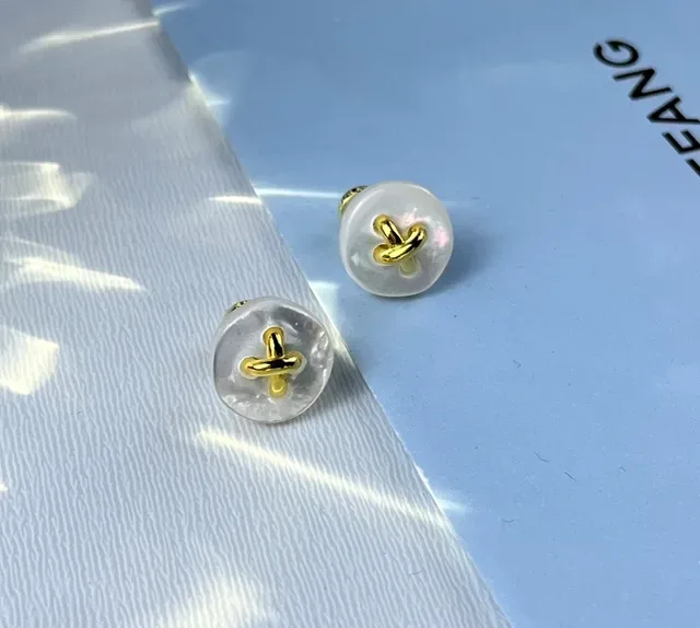 HEFANG Pearlescent Shell and Gold-Tone X-Bar Heart and Circular Stud Earrings 9