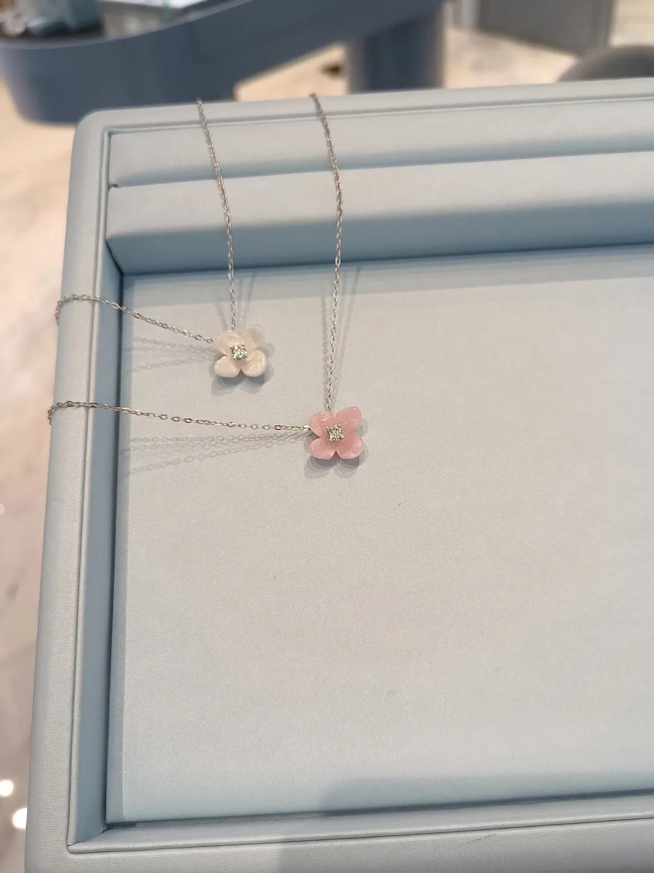 HEFANG Pink Beige Floral Pendant Pavé-Set Chain Necklace 6