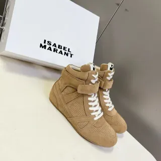 Isabel Marant حذاء رياضي بيج أبيض عالي القمة من جلد ناعم
