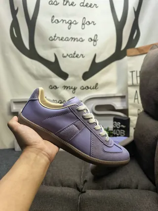 Lavender Panelled Low-Top Cupsole Sneakers 6