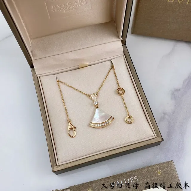 浅蓝色V领纽扣前开襟细针针织开衫 4