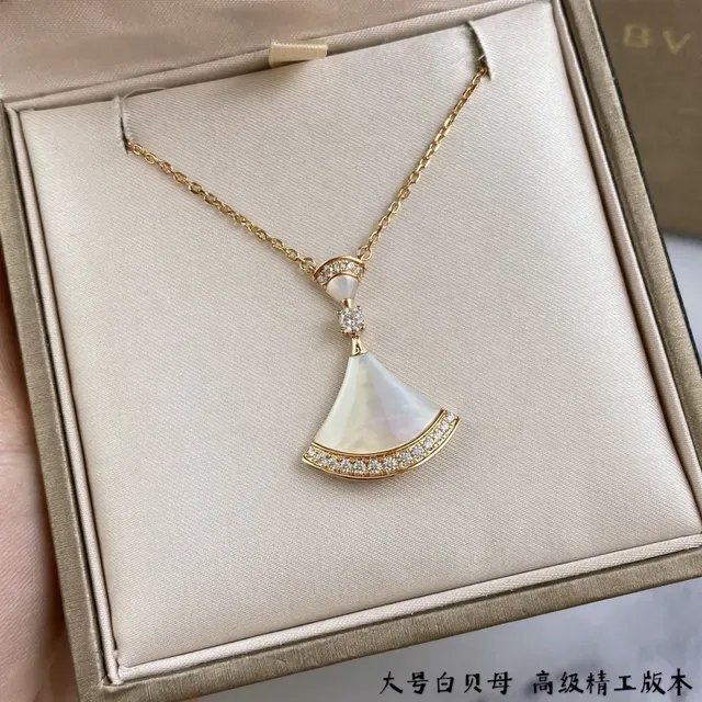 浅蓝色V领纽扣前开襟细针针织开衫 5