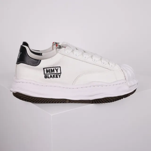 MMY Blakey White Black Canvas Upper Ribbed Rubber Toe Cap Lifestyle Sneakers 3