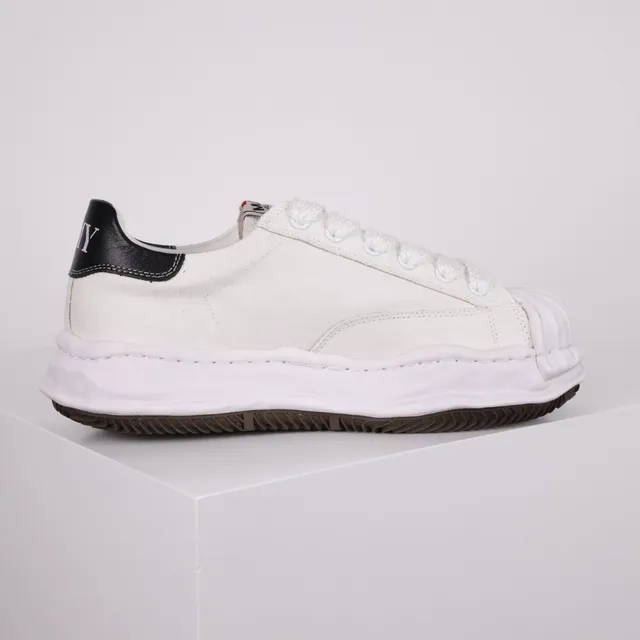 MMY Blakey White Black Canvas Upper Ribbed Rubber Toe Cap Lifestyle Sneakers 7