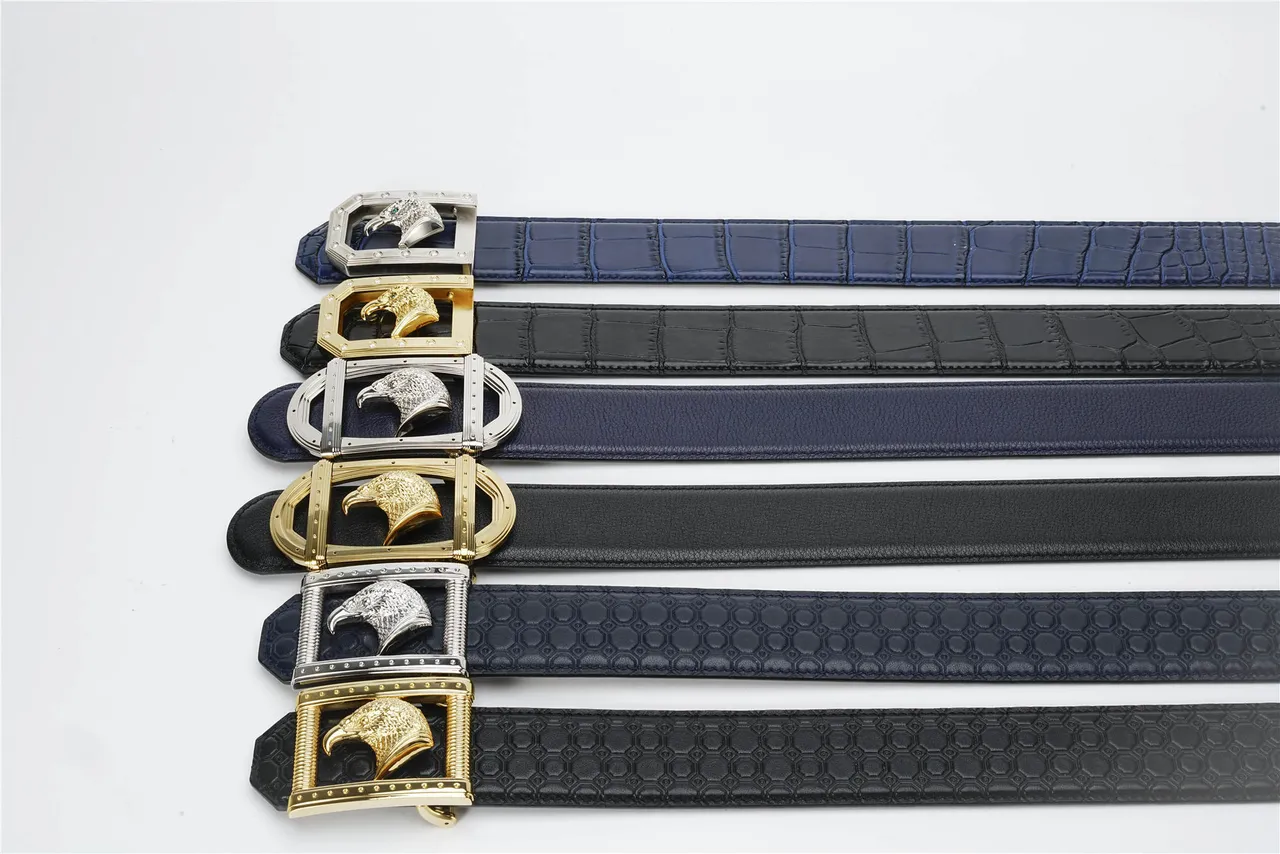 Cinto de couro com fivela de cabeça de águia hexagonal embossada cor azul marinho prateada 2