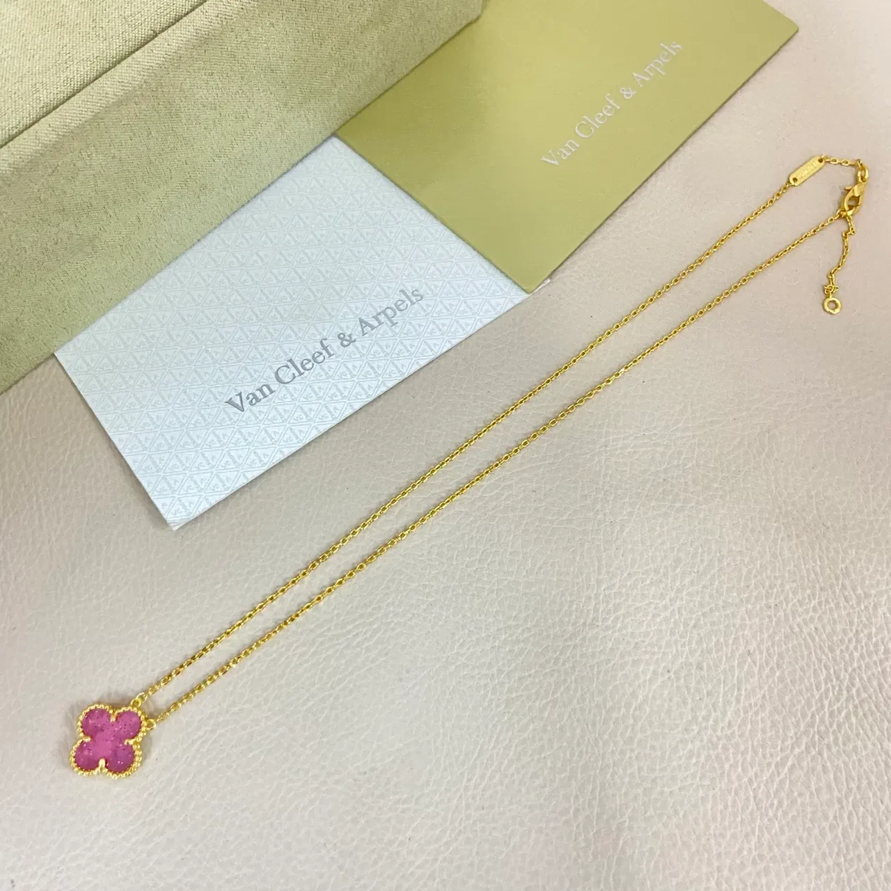 Pink Glitter Clover Pendant Gold Beaded Necklace 3