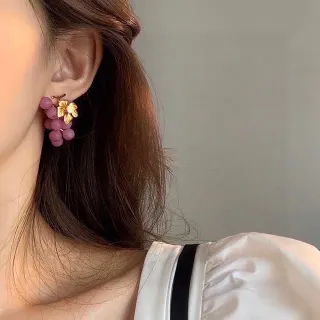 أقراط ذهب وردي مطفي بنمط خرزي زهوري