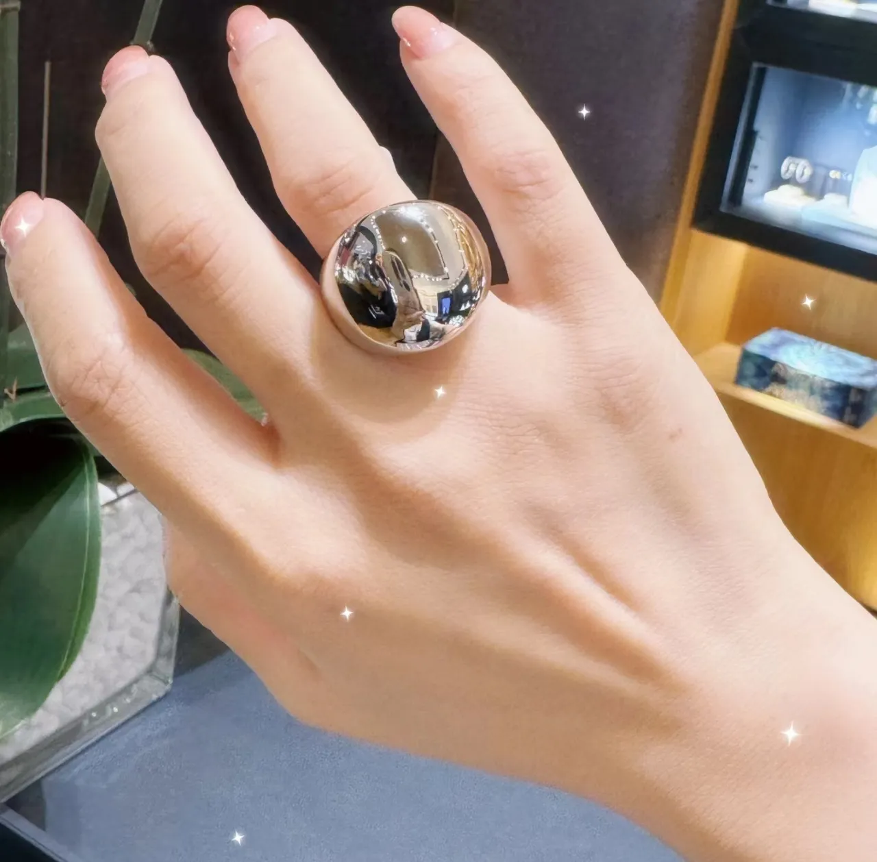 Polished Spherical Minimalist Metallic Ring 4