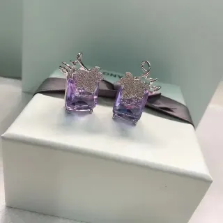 Brincos de metal com pedras facetadas de corte quadrado roxo e prata