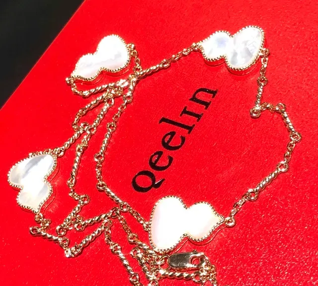 Qeelin Wulu Mother-of-Pearl Clover Pendant Gold Chain Necklace 2