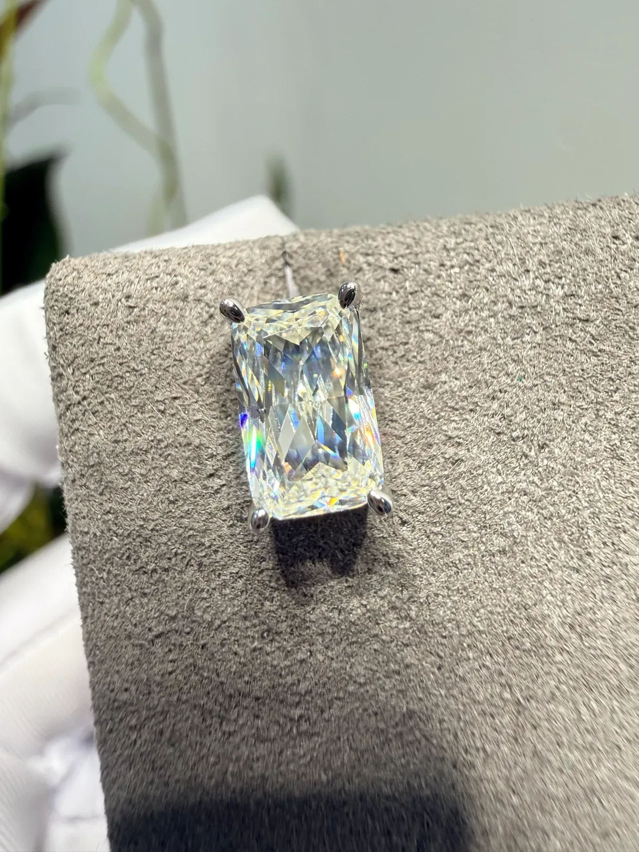 Rectangular Emerald-Cut Clear Stone Four-Prong Stud Earrings 4