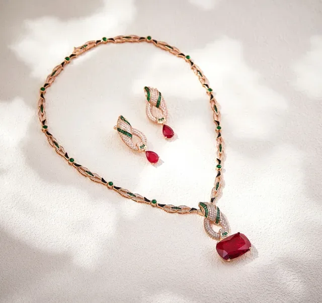 Red Gold Filigree Chain Emerald And Diamond Pavé Accents Necklace 6