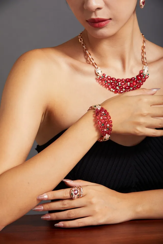 Red Green Snake-Motif Gemstone-Cluster Necklace 5
