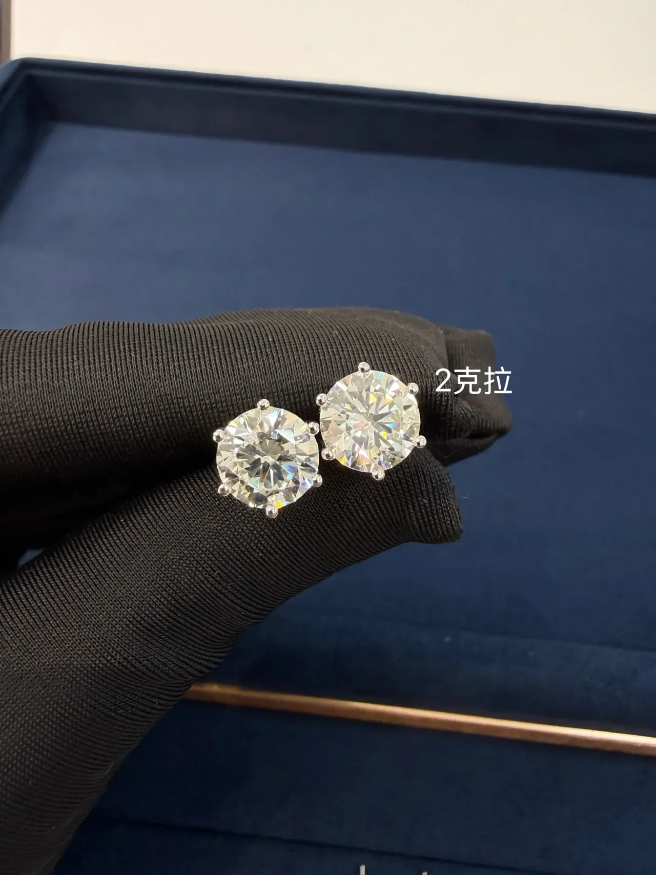 Round Brilliant-Cut Solitaire Stud Earrings 6