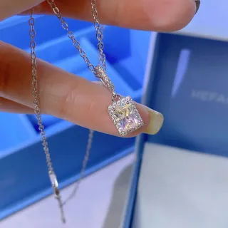 Collier Argent Multicolore Rectangulaire Taille Esmeraude Pierre Centrale Halo Pavé