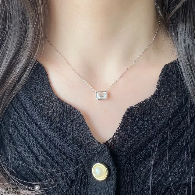 Collar de plata con piedras navy emerald-cut bezel-set 8