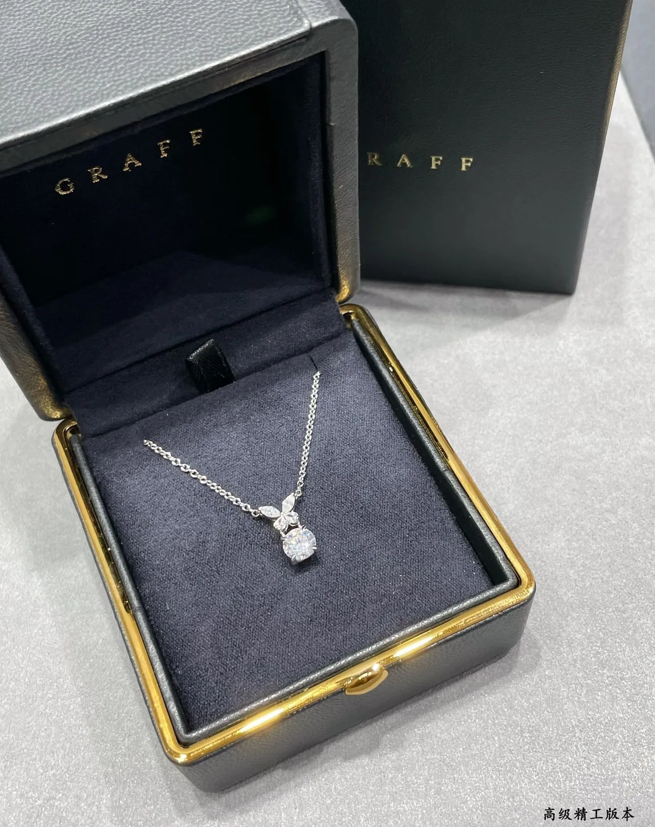 Silver-Tone Bow Motif Solitaire Pendant Necklace 2