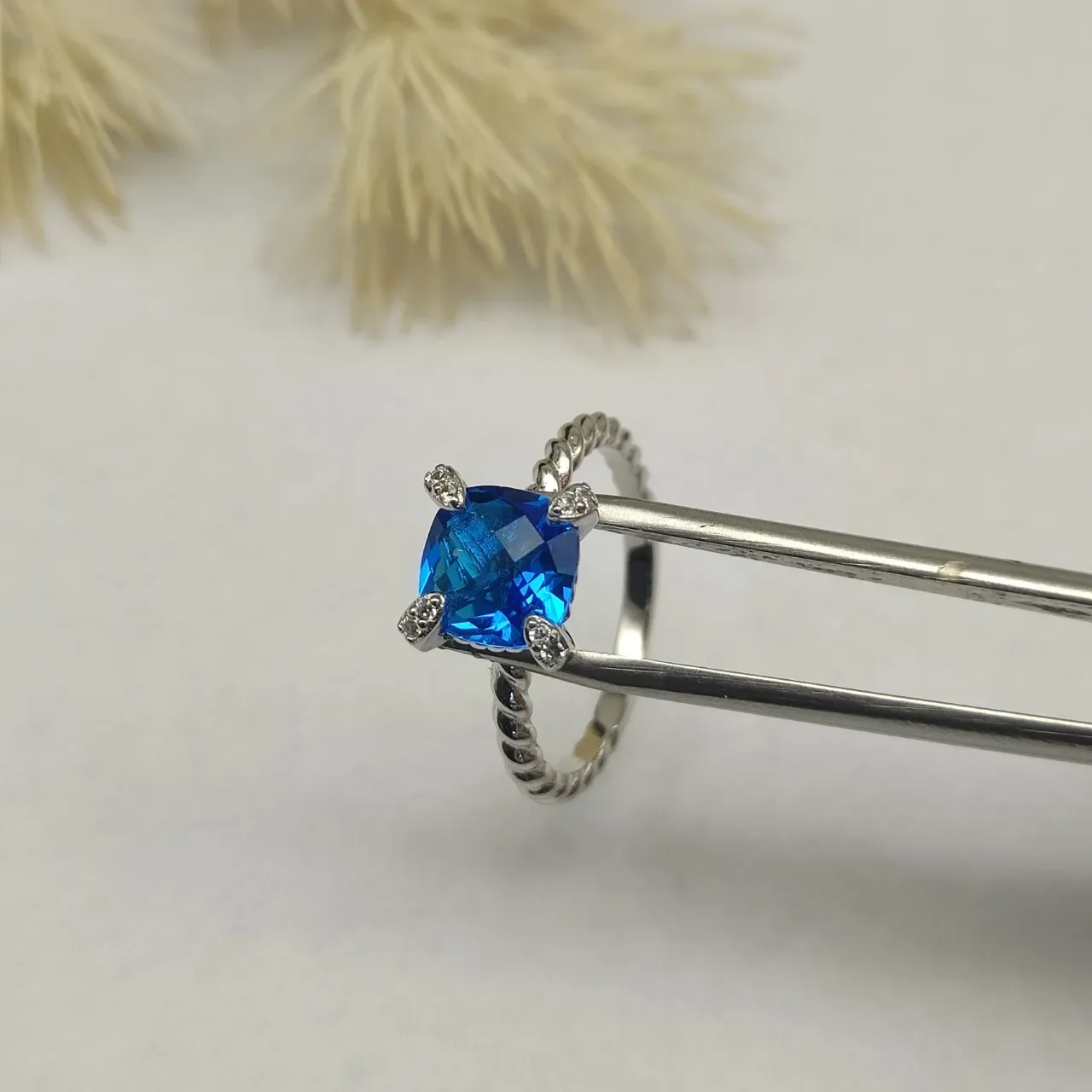 Silver-Tone Twisted Rope Band Blue Cushion-Cut Gemstone Ring 5