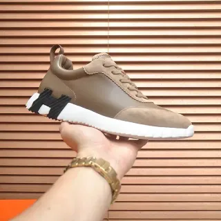 حذاء سنيكر lifestyle tan و أسود من مواد مختلطة low top