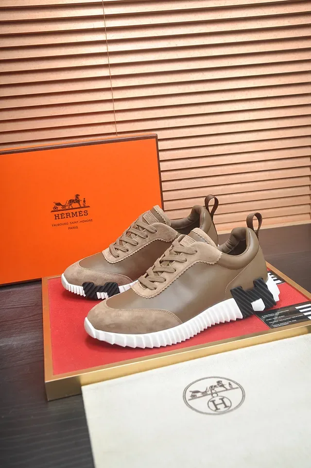 Tan and Black Mixed-Material Low-Top Lifestyle Sneaker 4