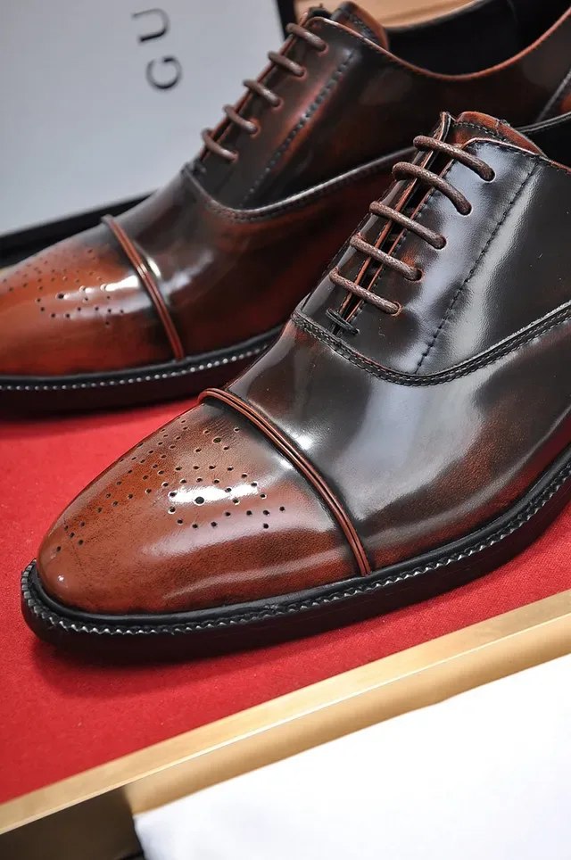 Chaussures Oxford Brogue marron à deux tons avec embout de cap 3