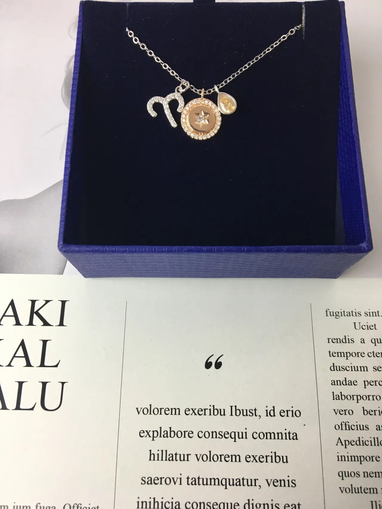 Collier pendentif étoile zodiacale à deux tons multi-charme 2
