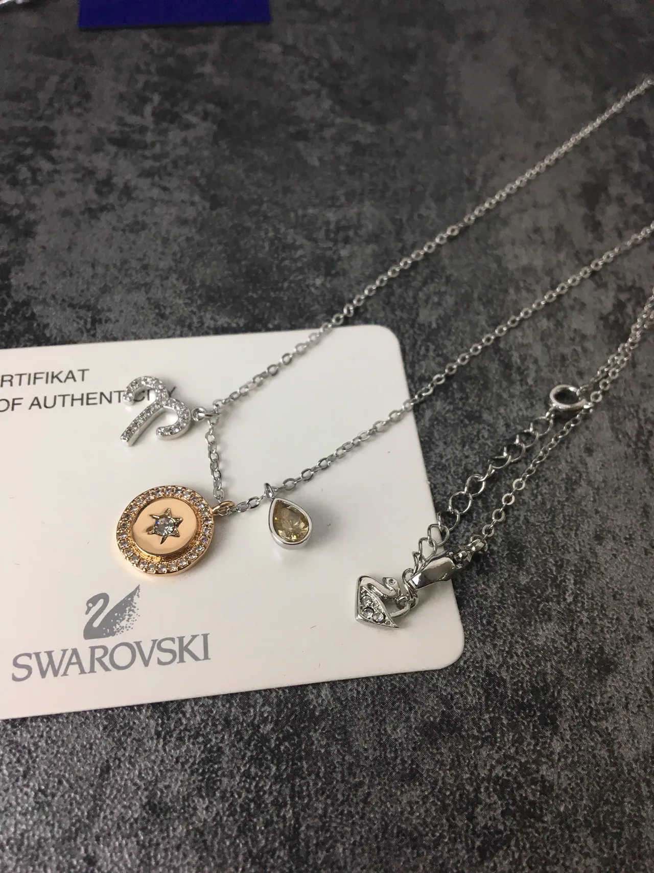Collier pendentif étoile zodiacale à deux tons multi-charme 5