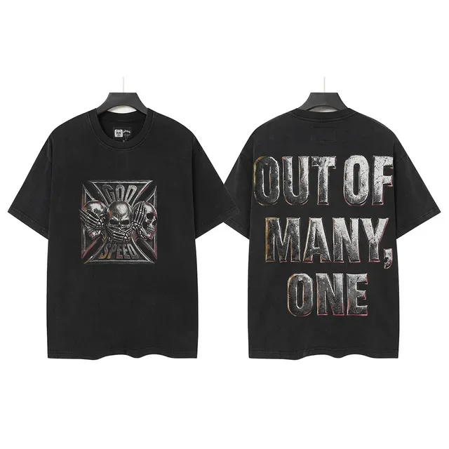 Camiseta gráfica negra lavada con calavera y cruz metálicas 2