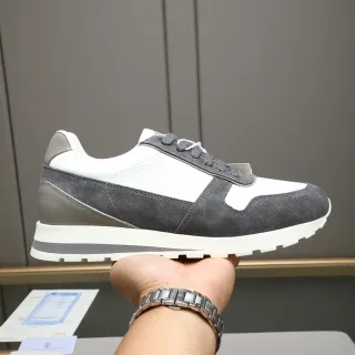 Zapatillas lifestyle de cuero de ante blanco y gris low-top