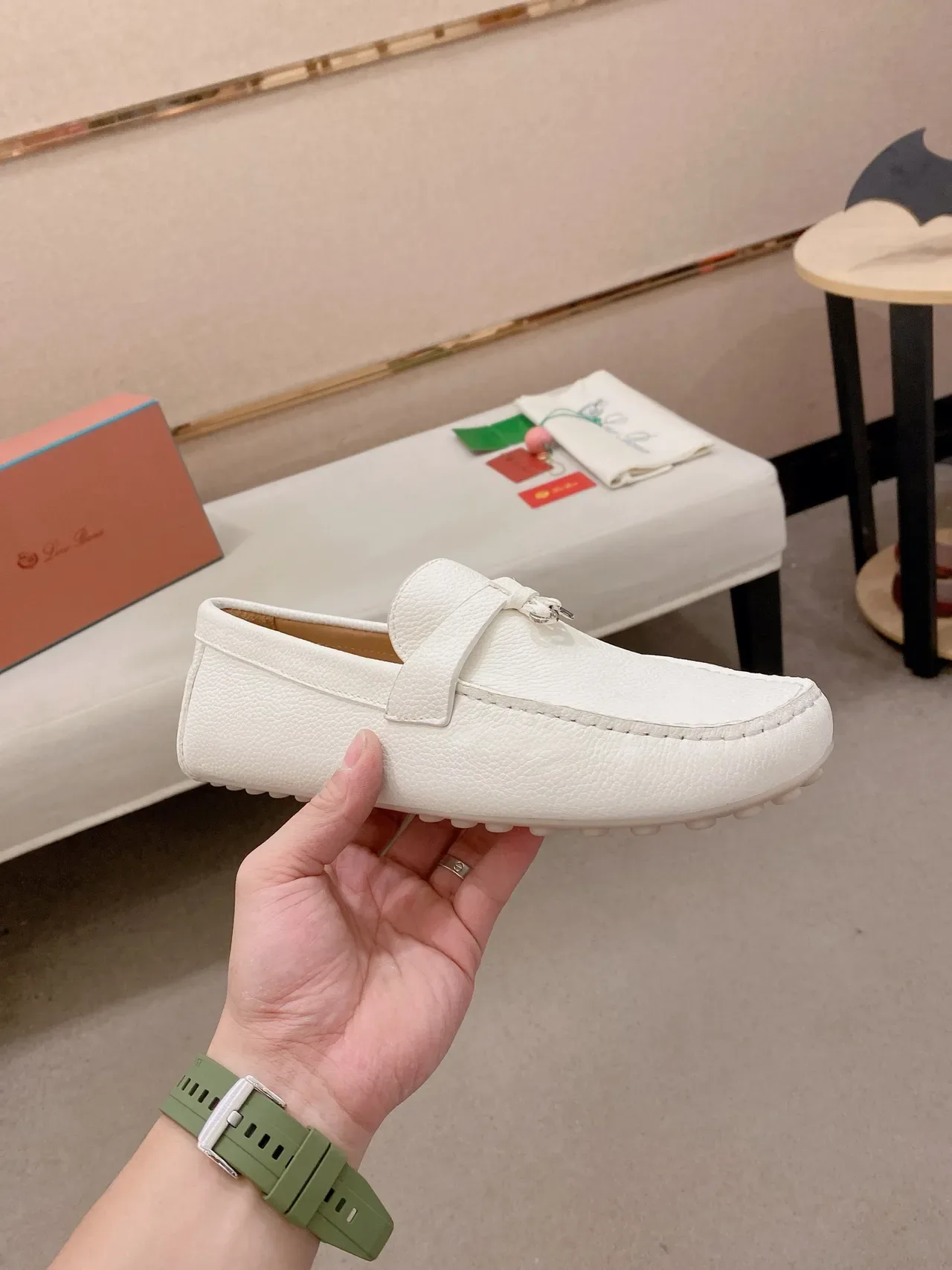 White Pebbled Leather Moc-Toe Stitching Loafer 4