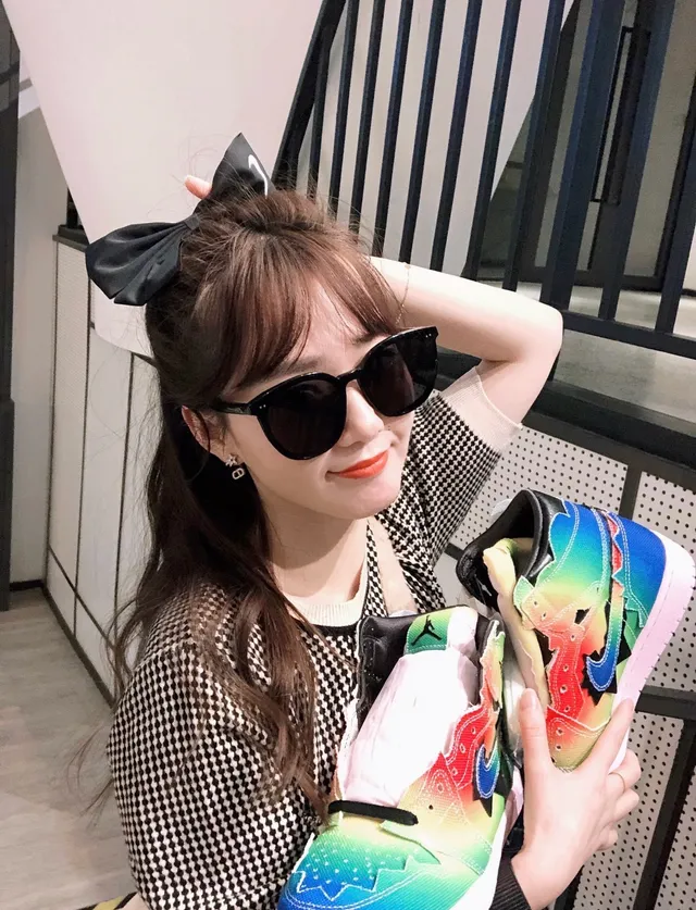 Gentle Monster أسود كبير عين القطة غير متماثل تفصيل مقطوع نظارات شمسية 7