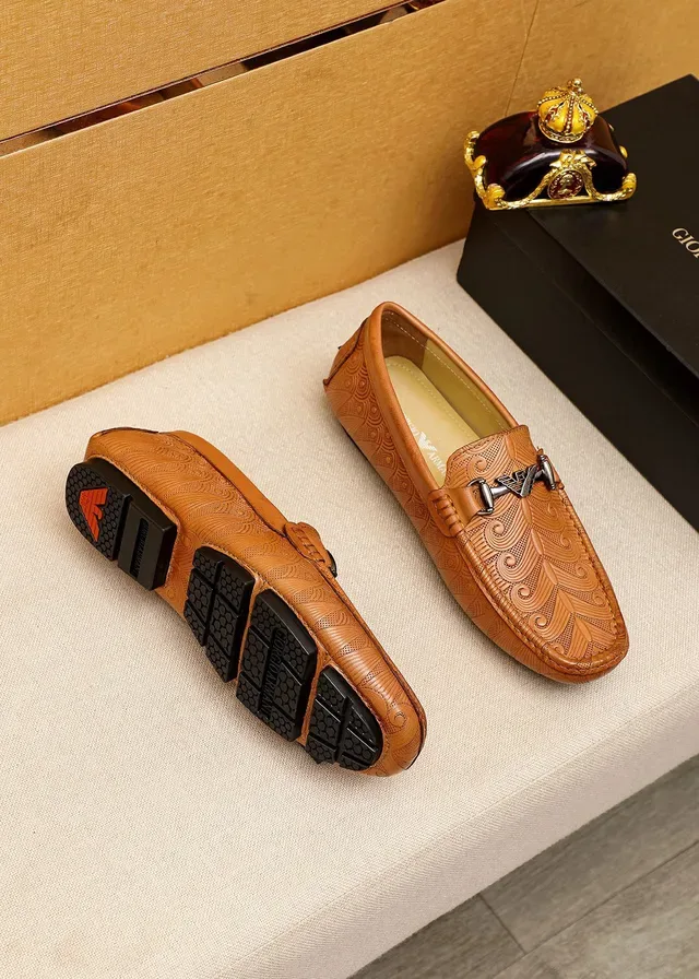 Giorgio Armani Mocassins en Cuir Embossé à Mors de Cheval 8