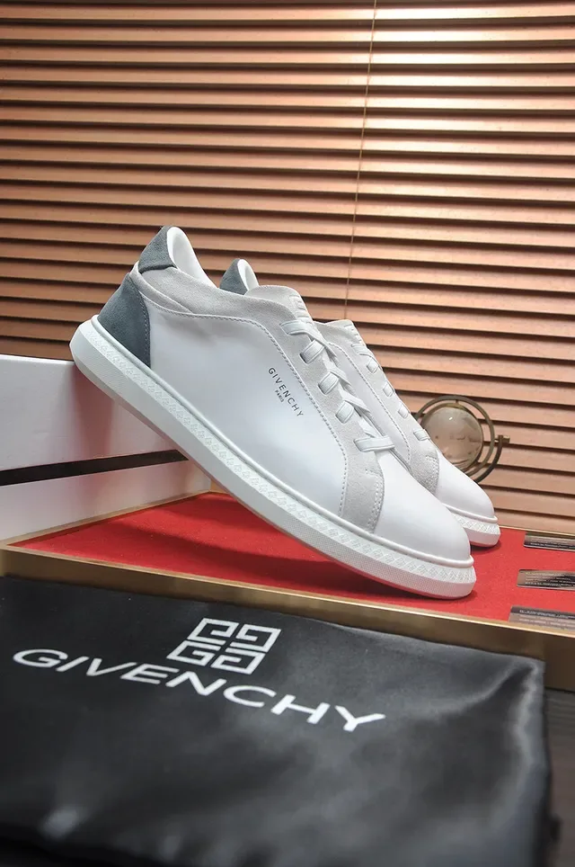 Givenchy City Sport सफेद और ग्रे चमड़े की लाइफस्टाइल स्नीकर 4