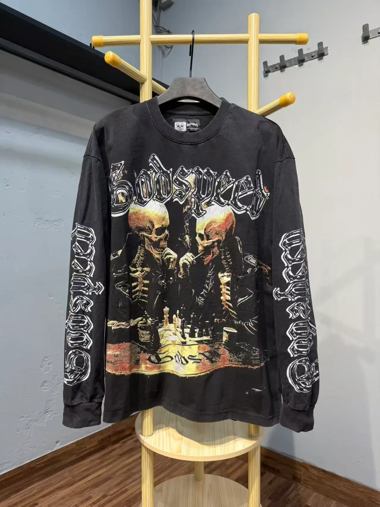 Camiseta gráfica de manga larga Godspeed Manifested XMMV 4
