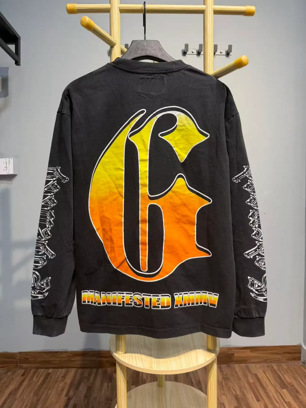 Camiseta gráfica de manga larga Godspeed Manifested XMMV 5