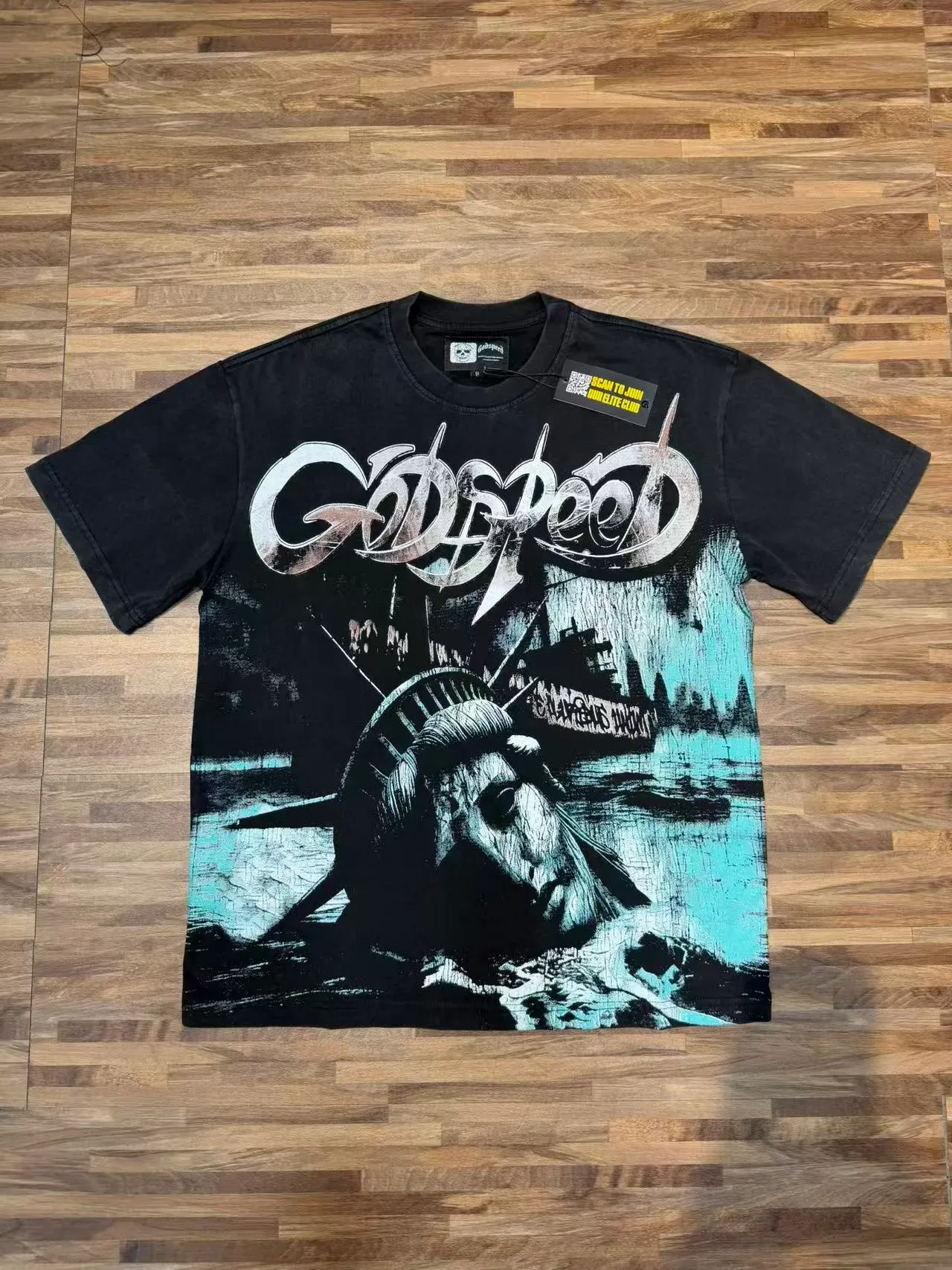 Camiseta preta com estampa gráfica Godspeed Out of Many One 6