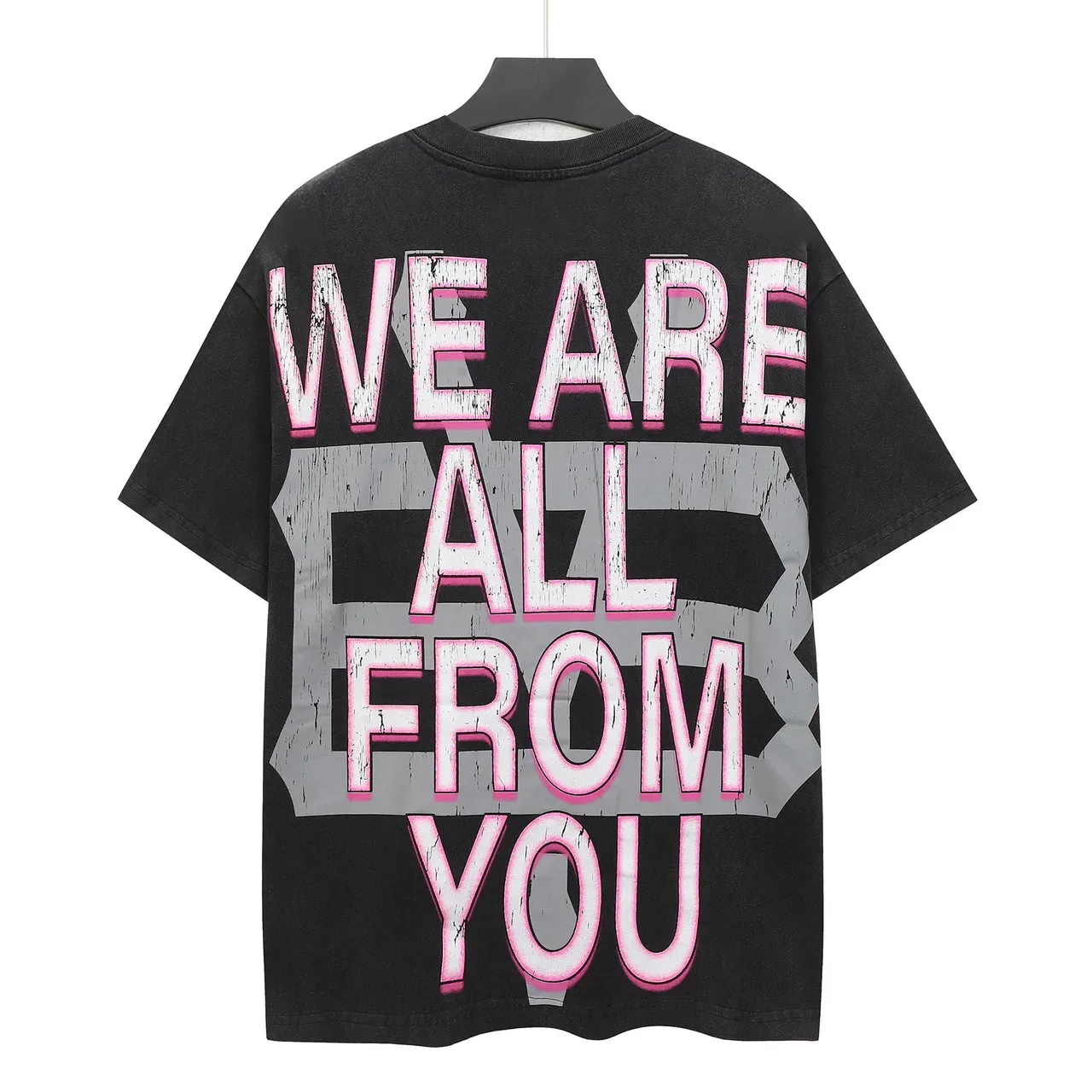 Camiseta Godspeed Oversized Estampado Gráfico Negro Rosa 3