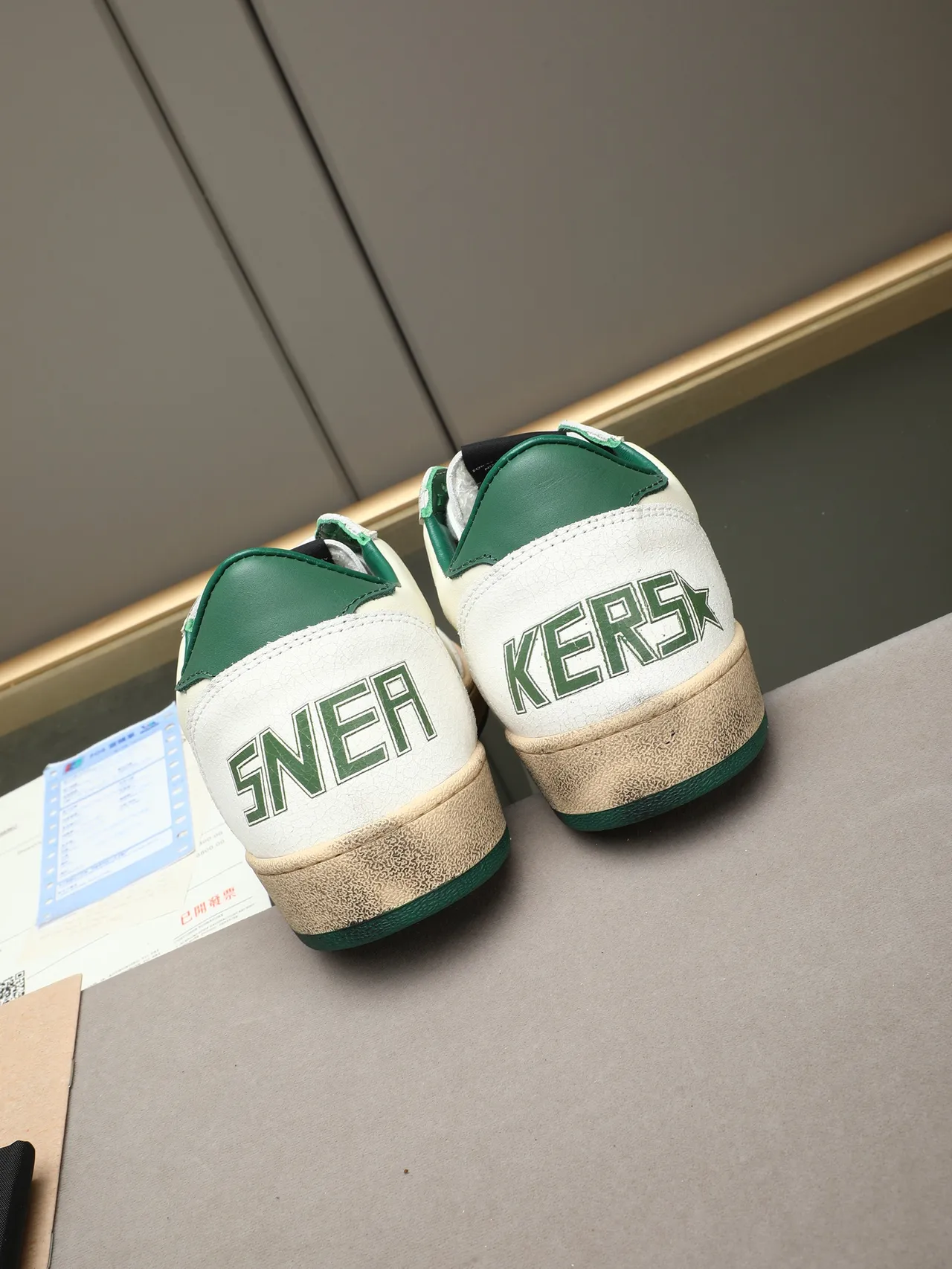 Golden Goose Ball Star Off-White and Green chaussures lifestyle 3