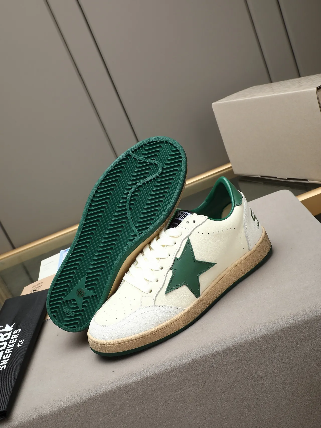 Golden Goose Ball Star Off-White and Green chaussures lifestyle 4