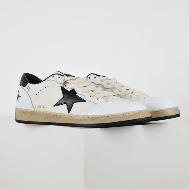 Golden Goose Super-Star حذاء رياضي أبيض أسود نجم نمط حياة 3
