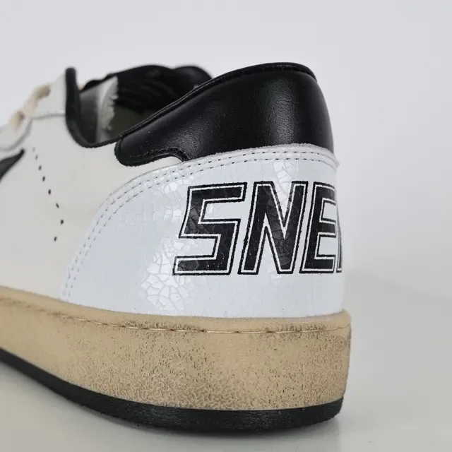 Golden Goose Super-Star حذاء رياضي أبيض أسود نجم نمط حياة 4