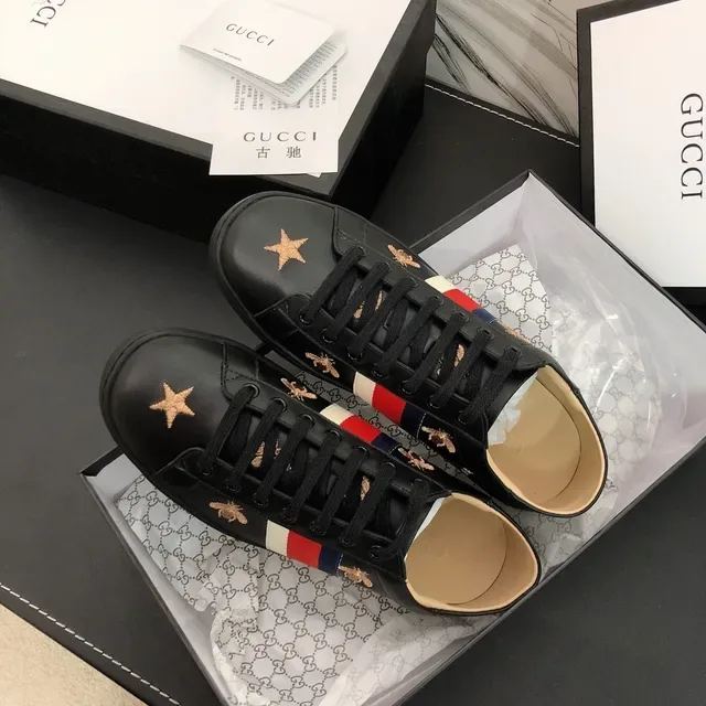 Gucci Ace Sneakers Lifestyle en Cuir Noir Brodé Abeille et Étoile 5