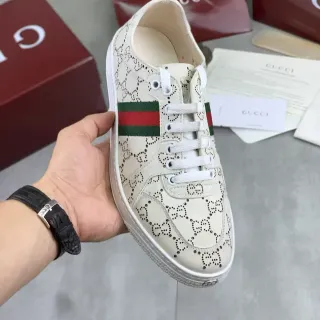 Gucci Ace 穿孔印花 Web 条纹生活方式运动鞋