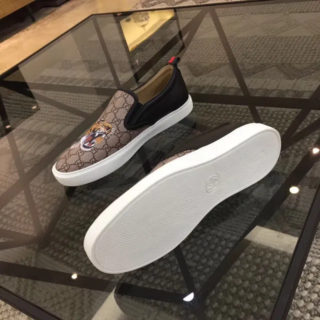 Gucci Ace Tiger Print Slip-On Loafers 2
