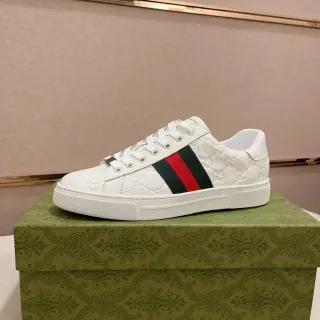 Gucci Ace أبيض Embossed GG Web Stripe حذاء أسلوب حياة