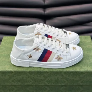 Gucci Ace 白色皮革蜜蜂和星星刺绣生活休闲鞋