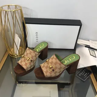 Gucci Beige Marrón GG Monogram Canvas Horsebit Buckle Zapatillas