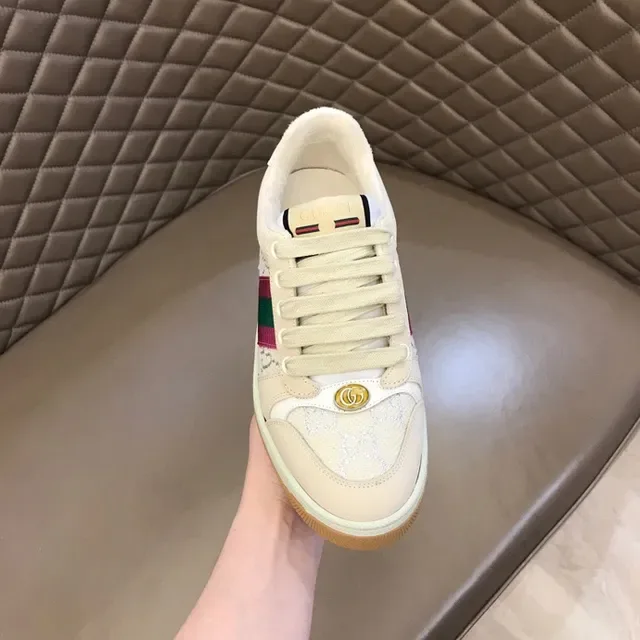 Gucci Sneakers Lifestyle Beige et Rose Low-Top en Cuir Monogramme 4